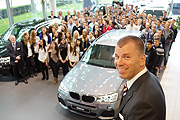 Peter Mey, Leiter der BMW Niederlassung München, begrüsste 100 Auszubildende der BMW Niederlassung München am 1.9.2014 (©Foto: Martin Schmitz)