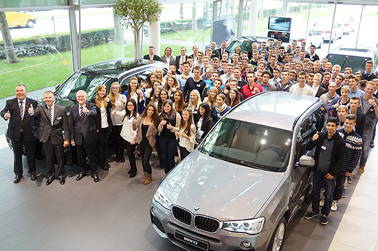 100 Azubis wurden am 1.9.2014 in der BMW Niederlassung München zum Beginn ihrer Ausbildung begrüsst (©Foto. Martin Schmitz(